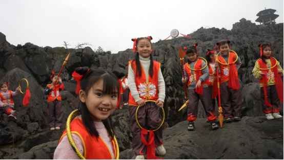 宜宾小朋友助力宜宾文旅，化身“小哪吒”带火景点